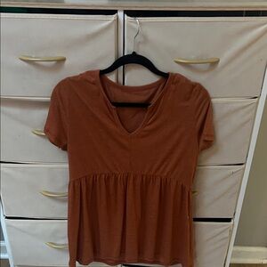 Women's Rust V-Neck Peplum Top